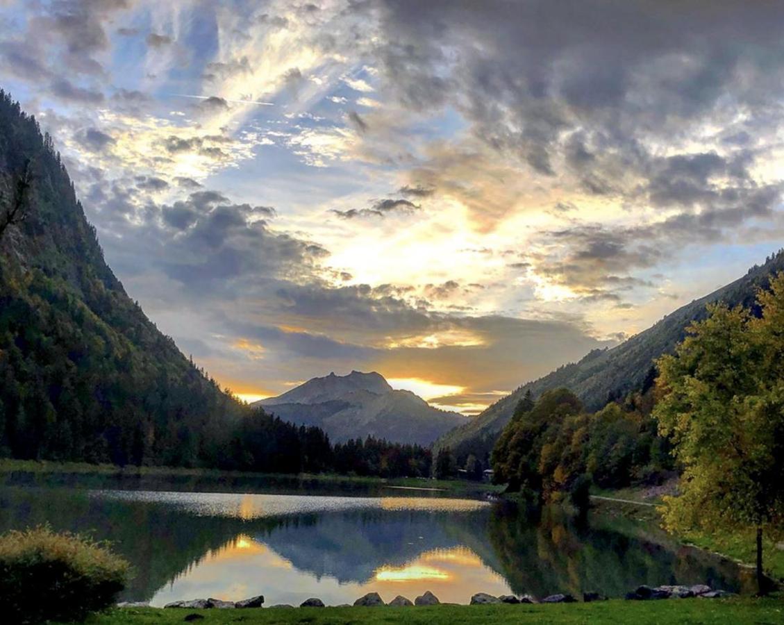 Micro-Lodge, Le Petit Nid D'Amour Montriond Exteriör bild